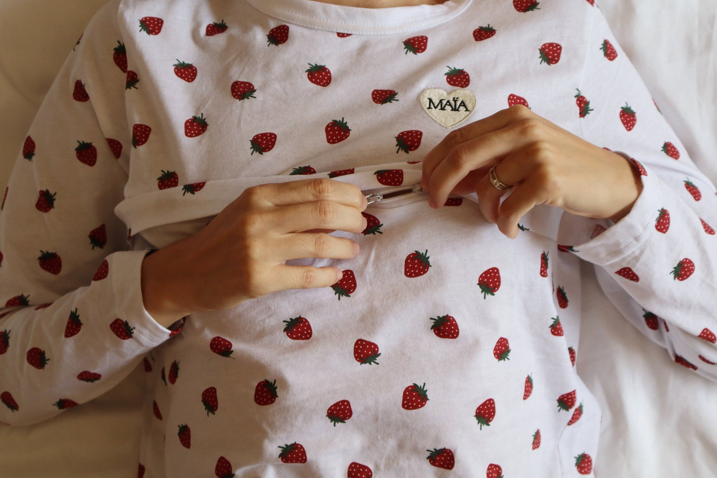 T-shirt d’allaitement | Haut de pyjama MAÏA fraises 🍓 | - MAÏA