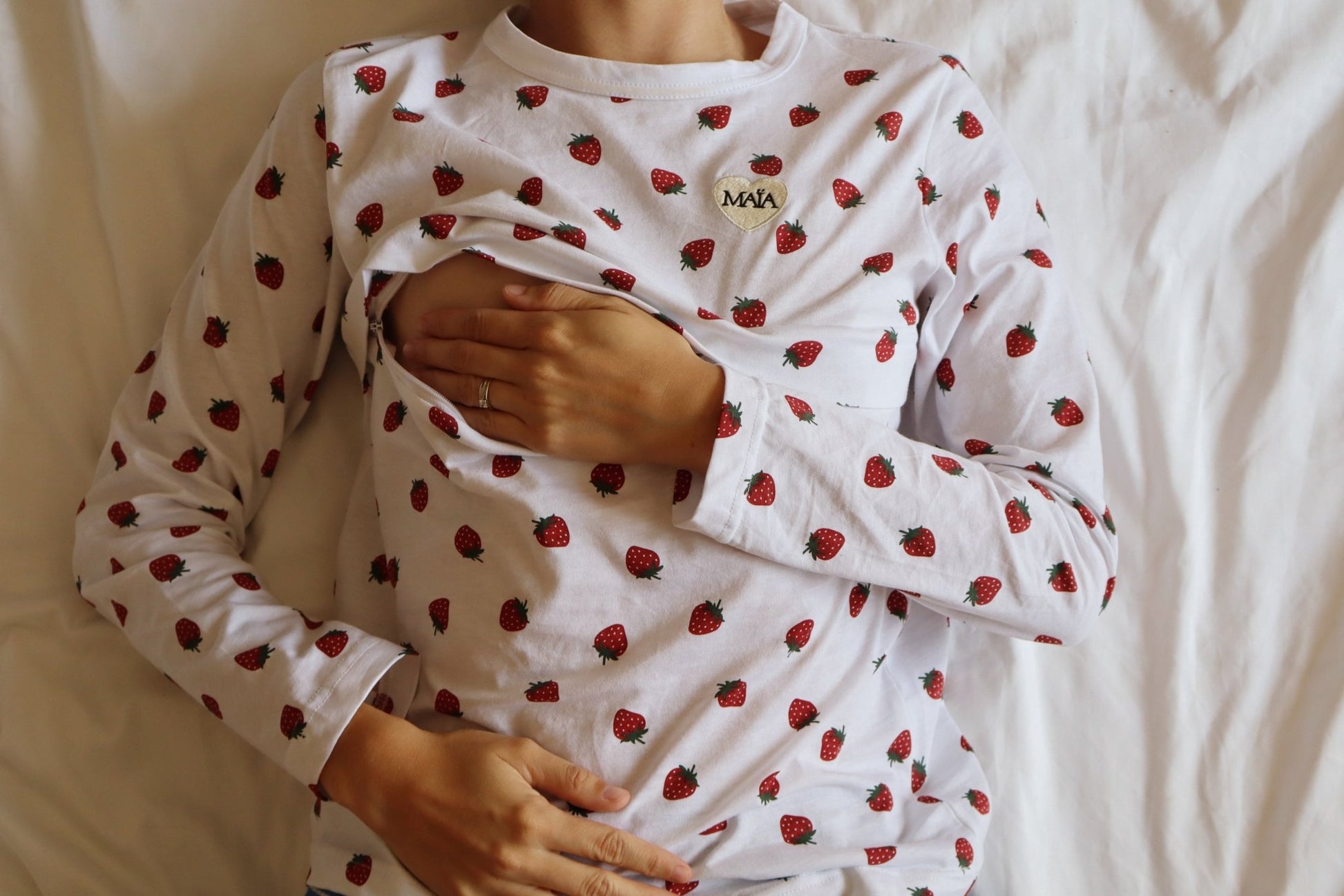 T-shirt d’allaitement | Haut de pyjama MAÏA fraises 🍓 | - MAÏA